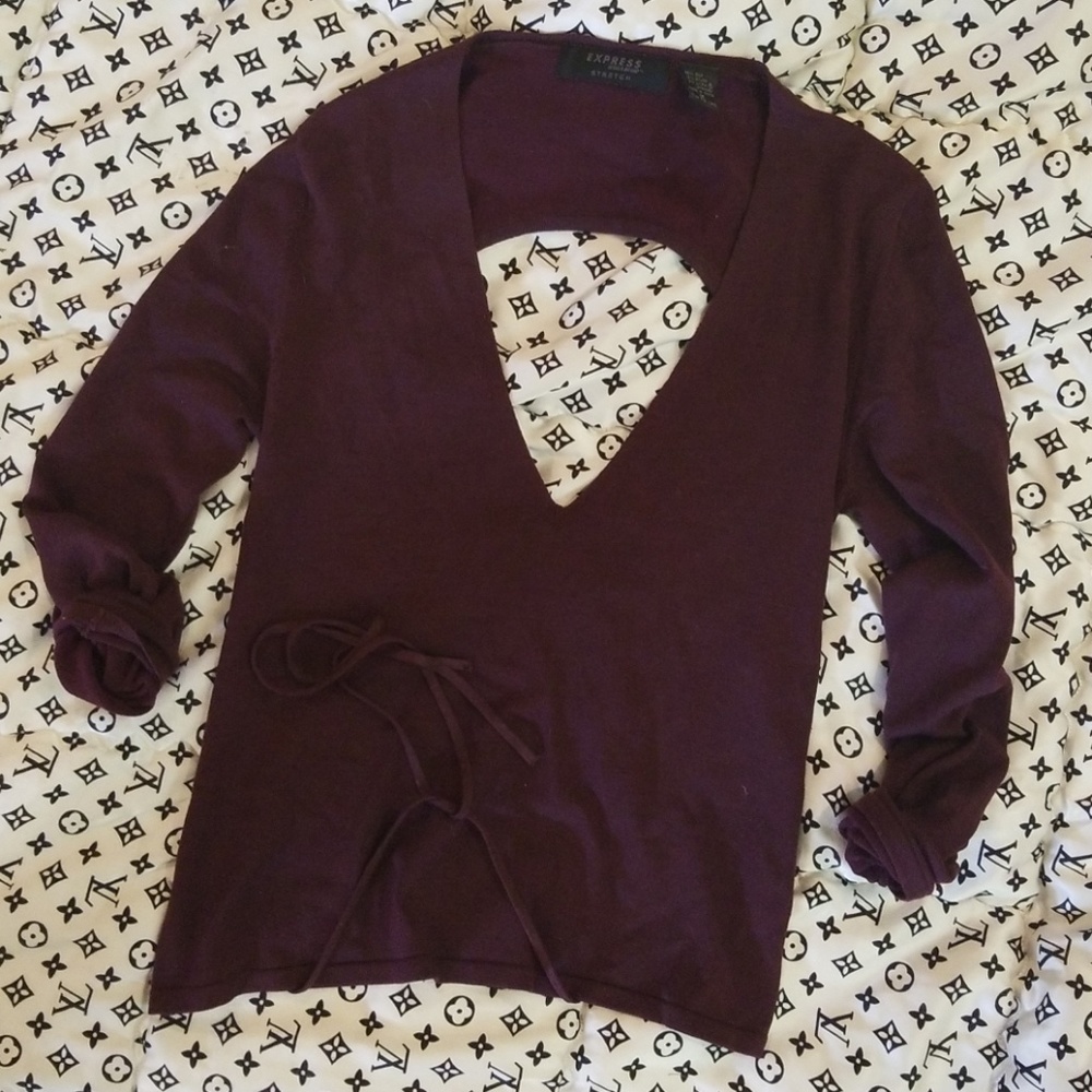 Deep V top